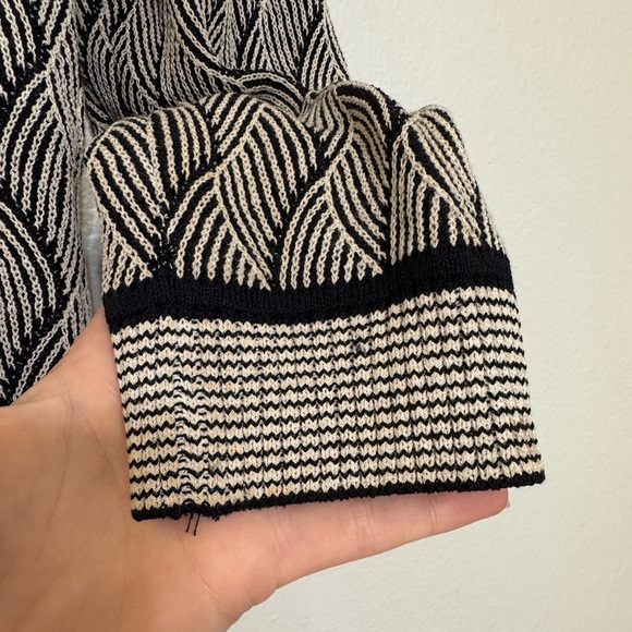 St John Collection Knit Full Zip Sweater in Black and Beige / Cream size 8 - Picture 7 of 9